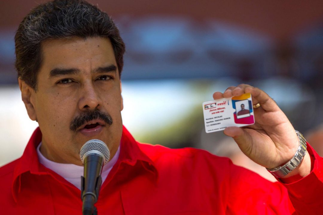 maduro-carnet-de-la-patria-7