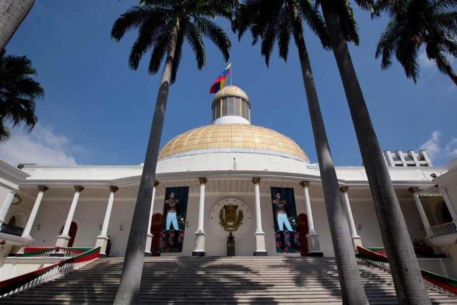 asamblea-nacional-fachada-bolivar-ap-899×600.jpg_1553755900